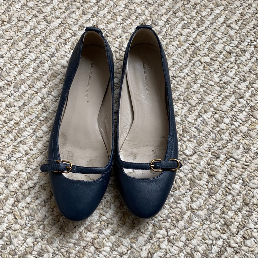 Balenciaga leather flats